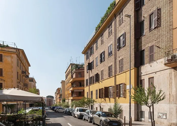 Eleonora Apartments